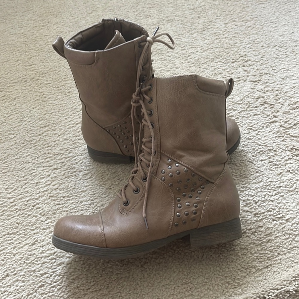 Brown Combat type Boot Size 6.5